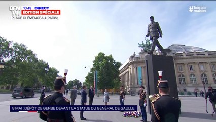 Download Video: 8-mai: Emmanuel Macron dépose une gerbe de fleurs devant la statue du général de Gaulle