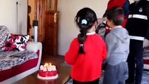 VAN Minik Irmak'a polislerden sürpriz doğum günü
