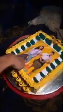 Thái Hòa bất ngờ được tổ chức sinh nhật ở... nghĩa trang