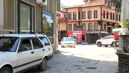 Türbenin üzerine 5 katlı apartman yaptılar