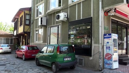 5 katlı apartmanın altındaki yatır görenleri şaşkına çeviriyor