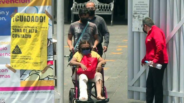 Médicos de urgencias y familiares desesperados, dos realidades que chocan en México