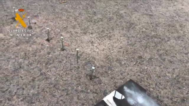 Dos detenidos por colocar clavos en la calzada para provocar accidentes de tráfico o daños a los coches