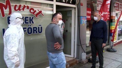 Çekmeköy'de açılışa hazırlanan kuaförler dezenfekte edildi