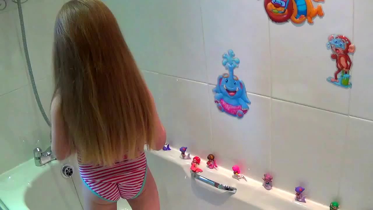 Sophia Brincando com Espuma na Banheira João Paulo de Carvalho Lofiego