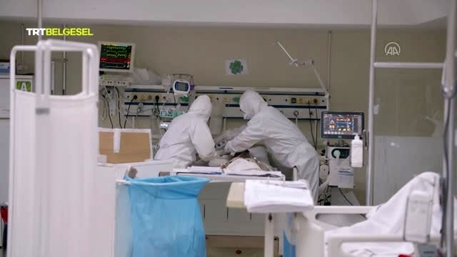 Sağlık çalışanlarının koronavirüs mücadelesi yarın TRT Belgesel'de