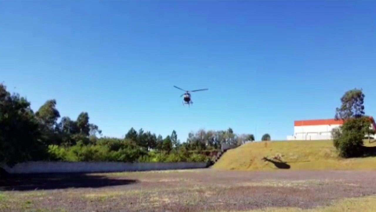 Motorista que ficou preso às ferragens em acidente é trazido de helicóptero a Cascavel