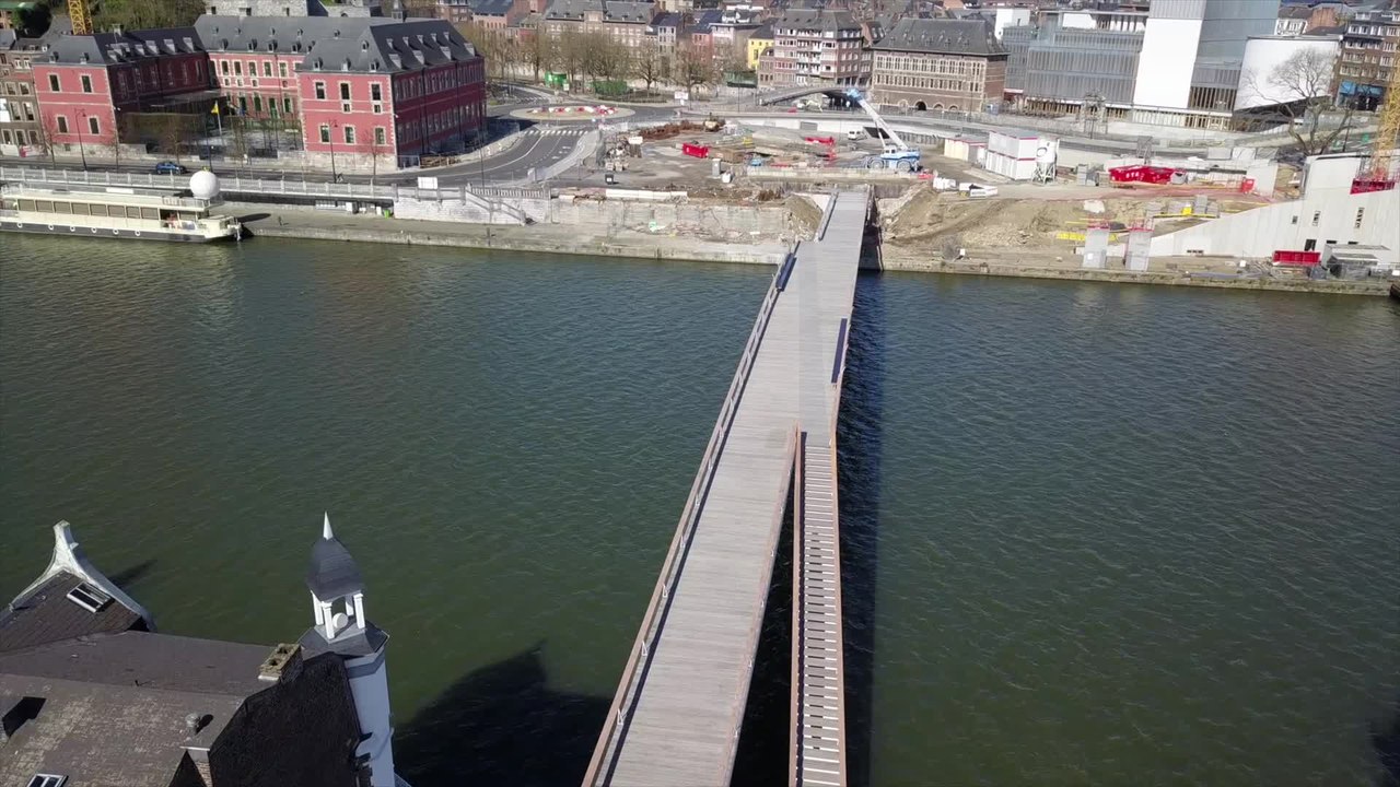 La passerelle namuroise " l'enjambée" est désormais praticable