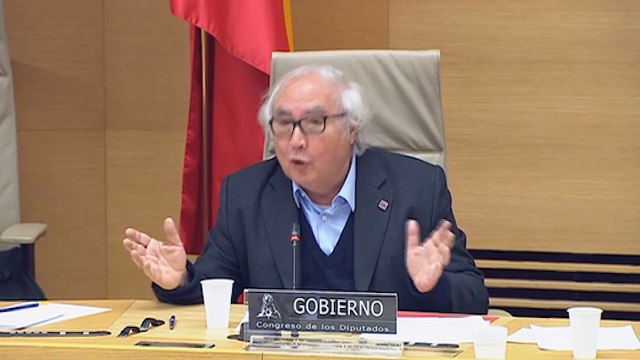 Castells afirma que estudiantes fueron a lugares más divertidos en estado de alarma