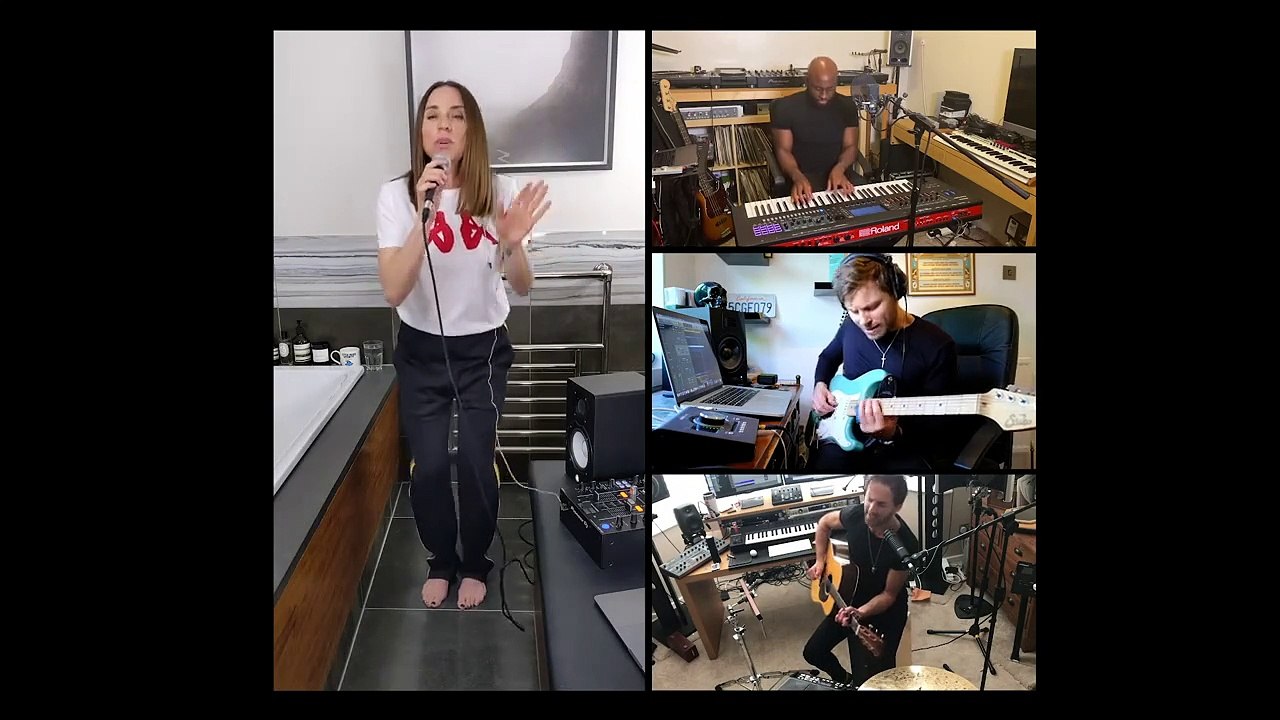 Melanie C - WaterAid x Clash #BathroomSessions