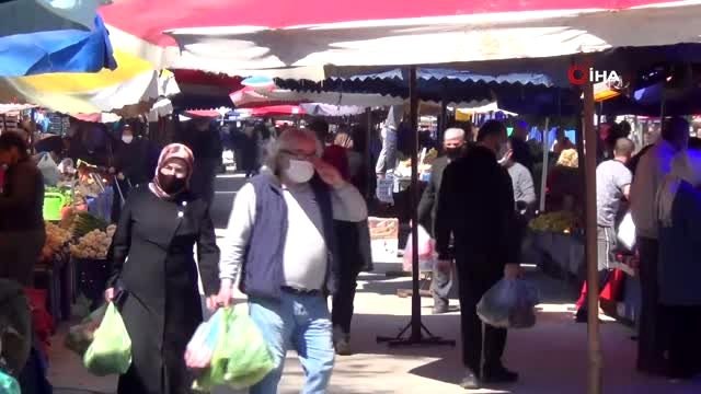 Sokağa çıkma kısıtlamasına saatler kala pazarlarda alışveriş telaşı