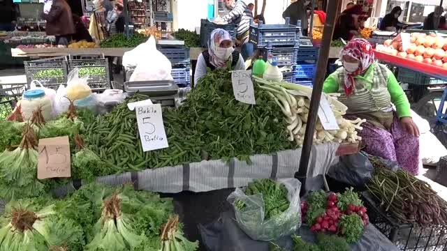 Pazarda fiyatlar pahalı, işler durgun