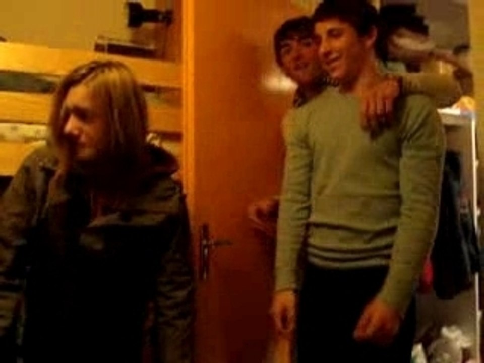 vars leslie thibaut damien kevin appartement danse debile