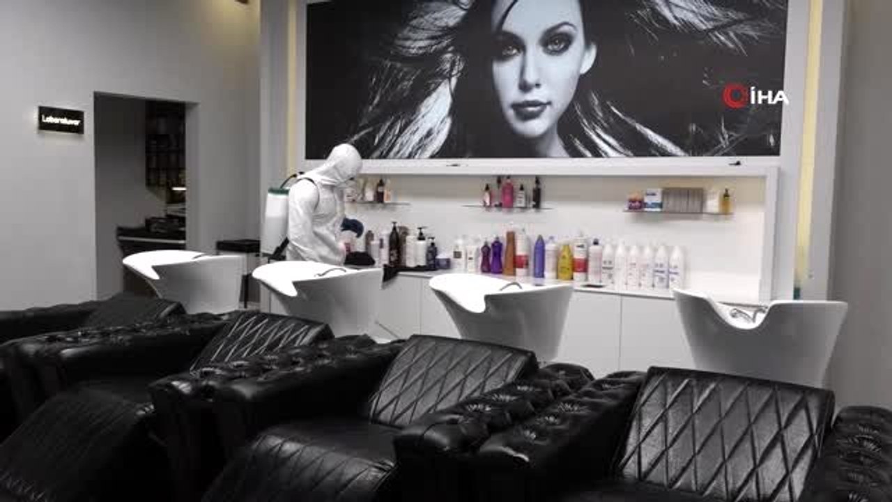 Mardin'de berber ve güzellik salonları dezenfekte edildi