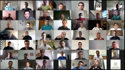 Los árbitros, listos para el inicio de la competición