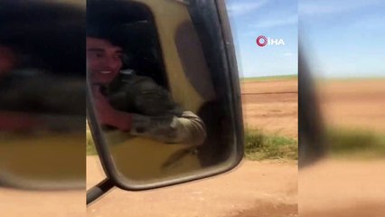 - Türk askerinden Suriyeli çocuklara çikolata sürprizi