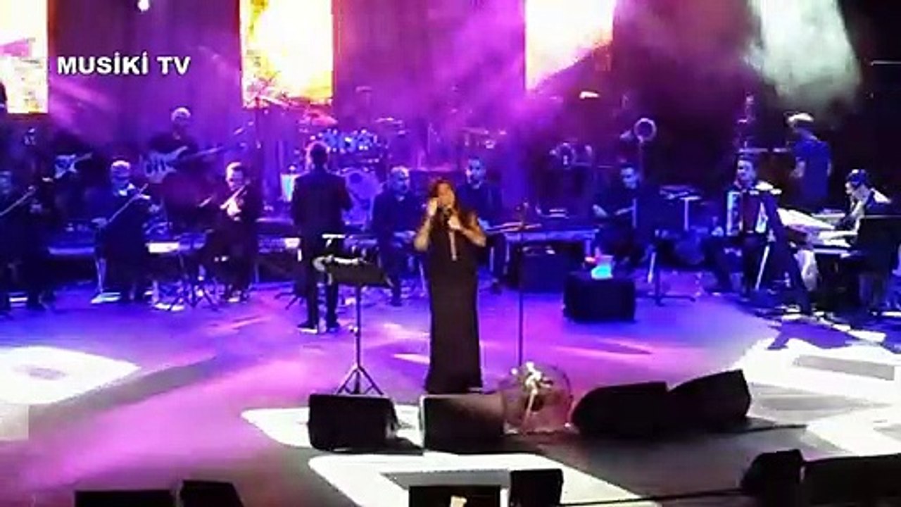 SİBEL CAN - Beş Dakika (Konser/Canlı) @Rumeli Hisarı