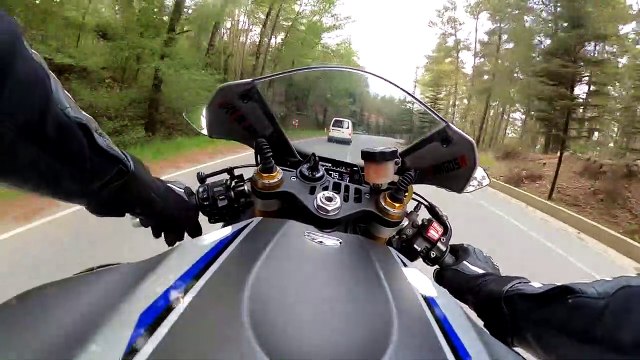 Yamaha R1 GoPro Max Gimbal Akrapovic Sound ( 720 X 720 )
