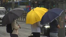 [날씨] 전국 비 내리며 더위 주춤, 남해안·제주 최고 60mm / YTN