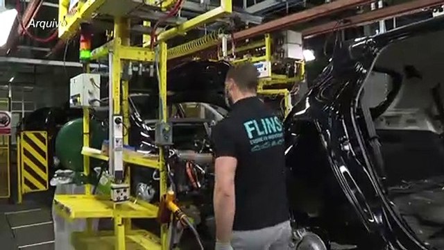 Produção de veículos automotores cai 99% em abril no Brasil