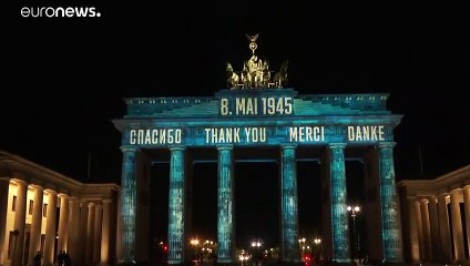 Isabel II alaba tanto a la generación de la guerra como a los que hoy combaten la pandemia