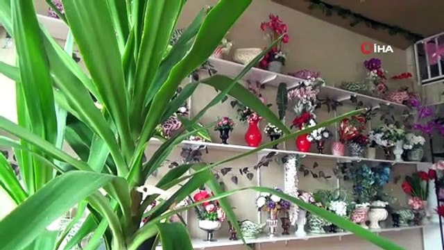 Sokağa çıkma kısıtlamasından muaf tutulan çiçekçiler Anneler Gününe hazır