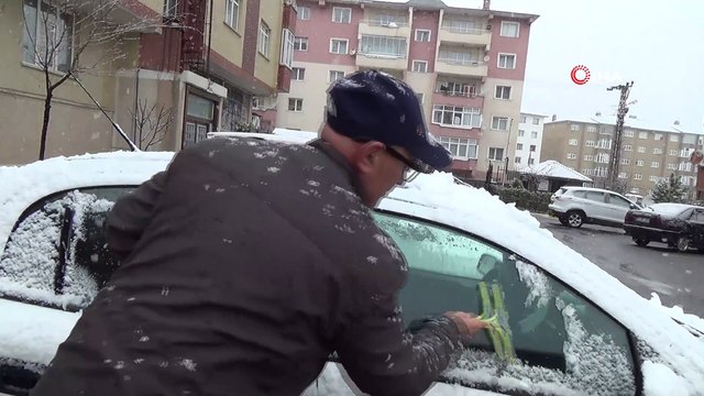 Erzurum’da baharı beklerken kış geri geldi...Mayıs ayında kent merkezine lapa lapa kar yağdı
