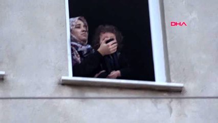 SAKARYA Yanan evden iki aileyi itfaiye kurtardı