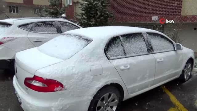 Erzurum'da baharı beklerken kış geri geldi...Mayıs ayında kent merkezine lapa lapa kar yağdı