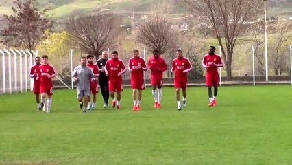 Demir Grup Sivasspor gruplar halinde çalışmalara başladı