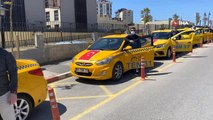 Sultanbeyli'de taksicilerden sağlıkçılara ücretsiz taşıma hizmeti