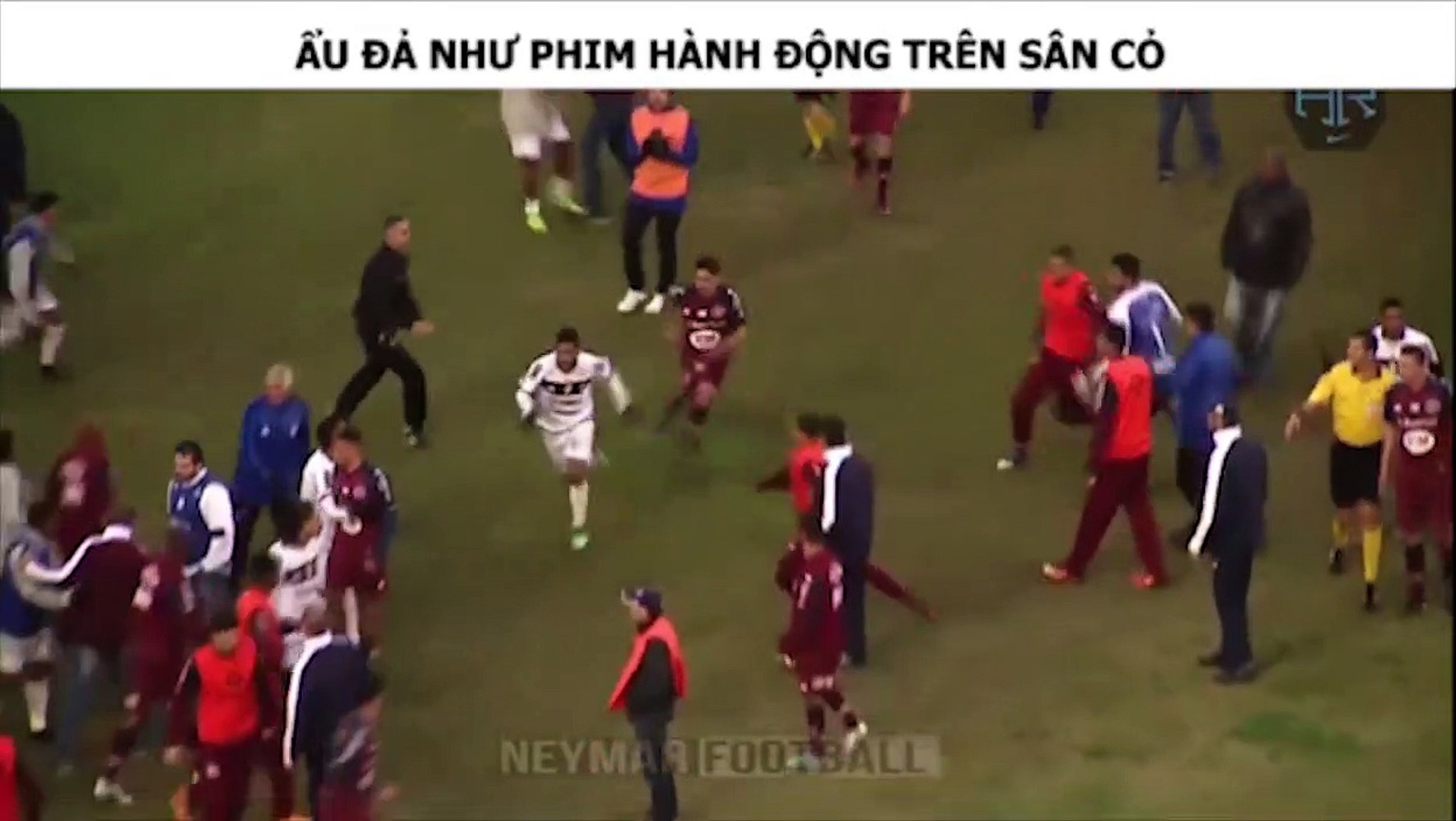 ẨU ĐẢ NHƯ PHIM HÀNH ĐỘNG TRÊN SÂN CỎ