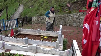 TRABZON Şehit Eren'in annesinden, anneler gününde mezar başında ağıt