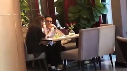 Clip: Việt Anh lau nước mắt cho Quế Vân ở quán cà phê