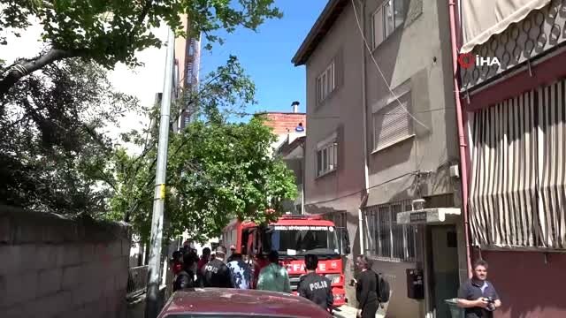 Evde telef olan kedi polis ve itfaiyeyi alarma geçirdi