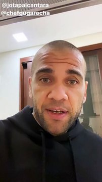 Dani Alves mutafkta yeteneklerini sergiledi