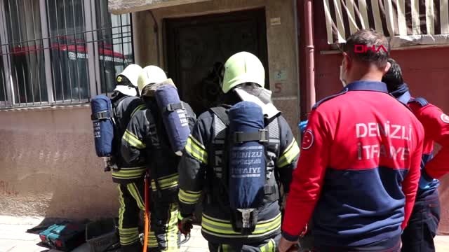 DENİZLİ Evden yayılan kötü koku paniğe neden oldu