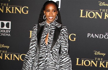 Kelly Rowland 'spiritually' sought parenting tips from late mother