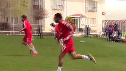 Sivasspor 1.5 Aylık Aranın Ardından Sahaya İndi