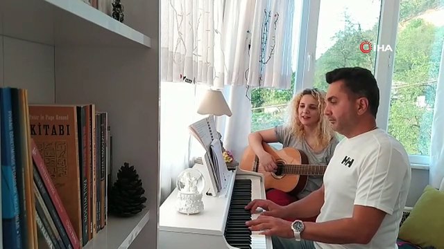 2 kardeş anneler günü için özel şarkı besteledi