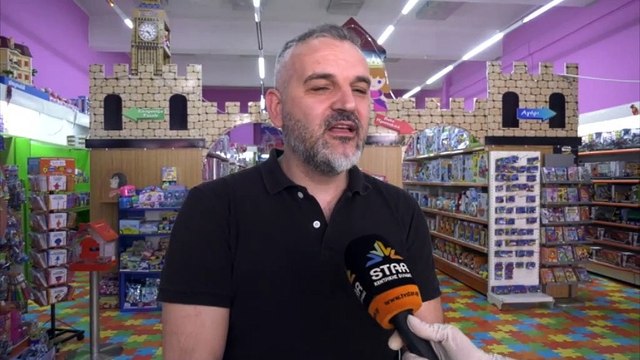 Ανεβάζουν ρολά τα καταστήματα στη Λαμία - Οι κανόνες, το ωράριο και οι αποστάσεις