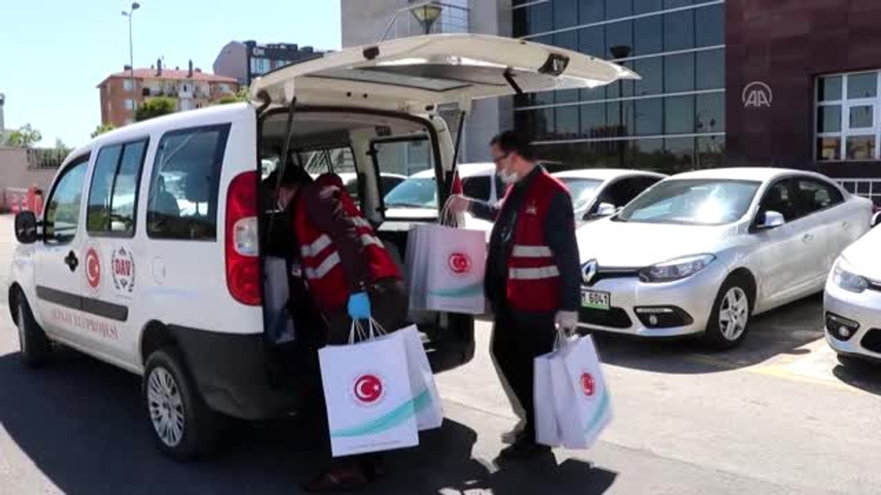 Sultanbeyli Kaymakamlığından vatandaşlara hijyen seti