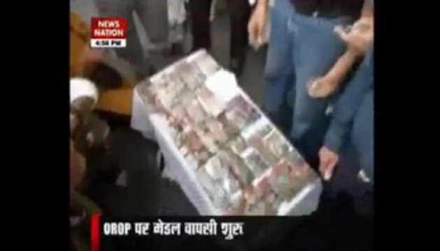 OROP: 101 ex servicemen return their medals