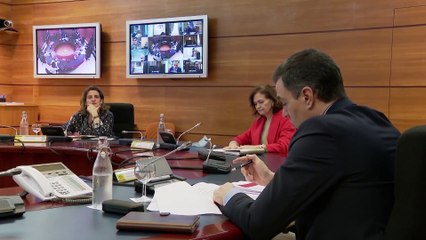 Gobierno tantea a los grupos para extender la alarma un mes más