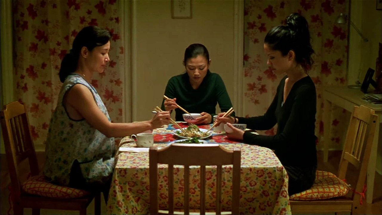 Saving Face movie (2005) - Michelle Krusiec, Lynn Chen, Joan Chen