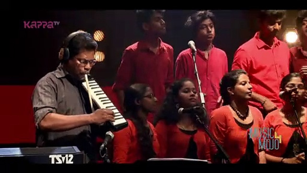 Pathinezhinte poonkaralil paadathu poovittethenthaanu.. | Malayalam Song