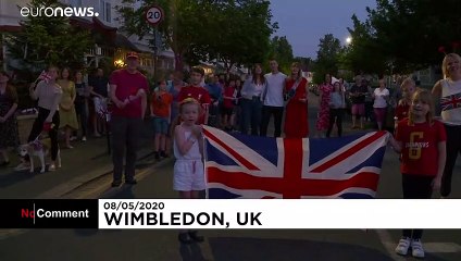 Híres dallal emlékeztek a britek