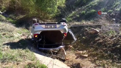 Ankara’da virajı alamayan sürücü takla attı