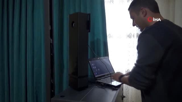 Lise mezunu genç, Korona alarm sistemli kabin yaptı