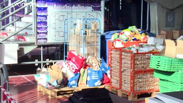 Очередь за бесплатной едой в Женеве